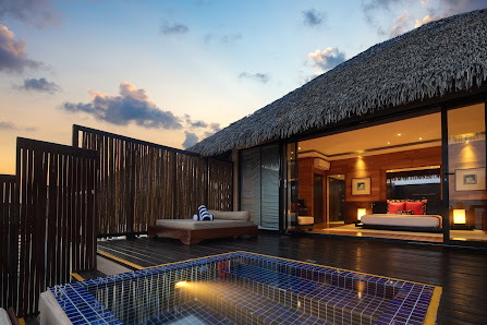 Adaaran Prestige Vadoo overwater villa — lagoon
