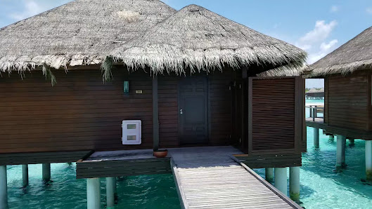 Anantara Veli Maldives Resort overwater villa — deck