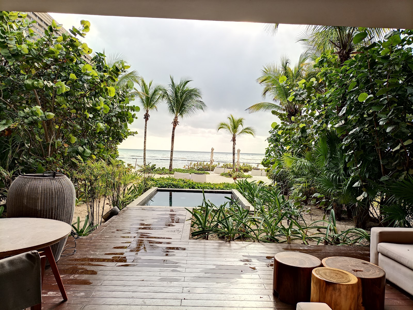 Banyan Tree Mayakoba overwater villa — lagoon