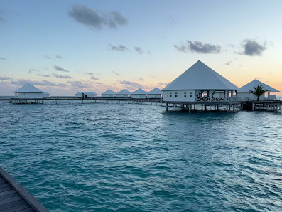 Diamonds Thudufushi Maldives Resort & SPA overwater villa — deck