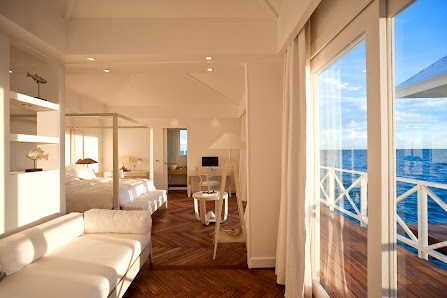 Diamonds Thudufushi Maldives Resort & SPA overwater villa 4