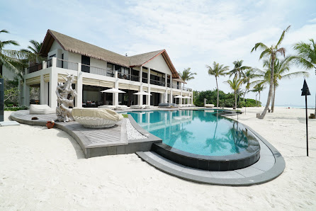 Four Seasons Maldives Private Island at Voavah overwater villa 5