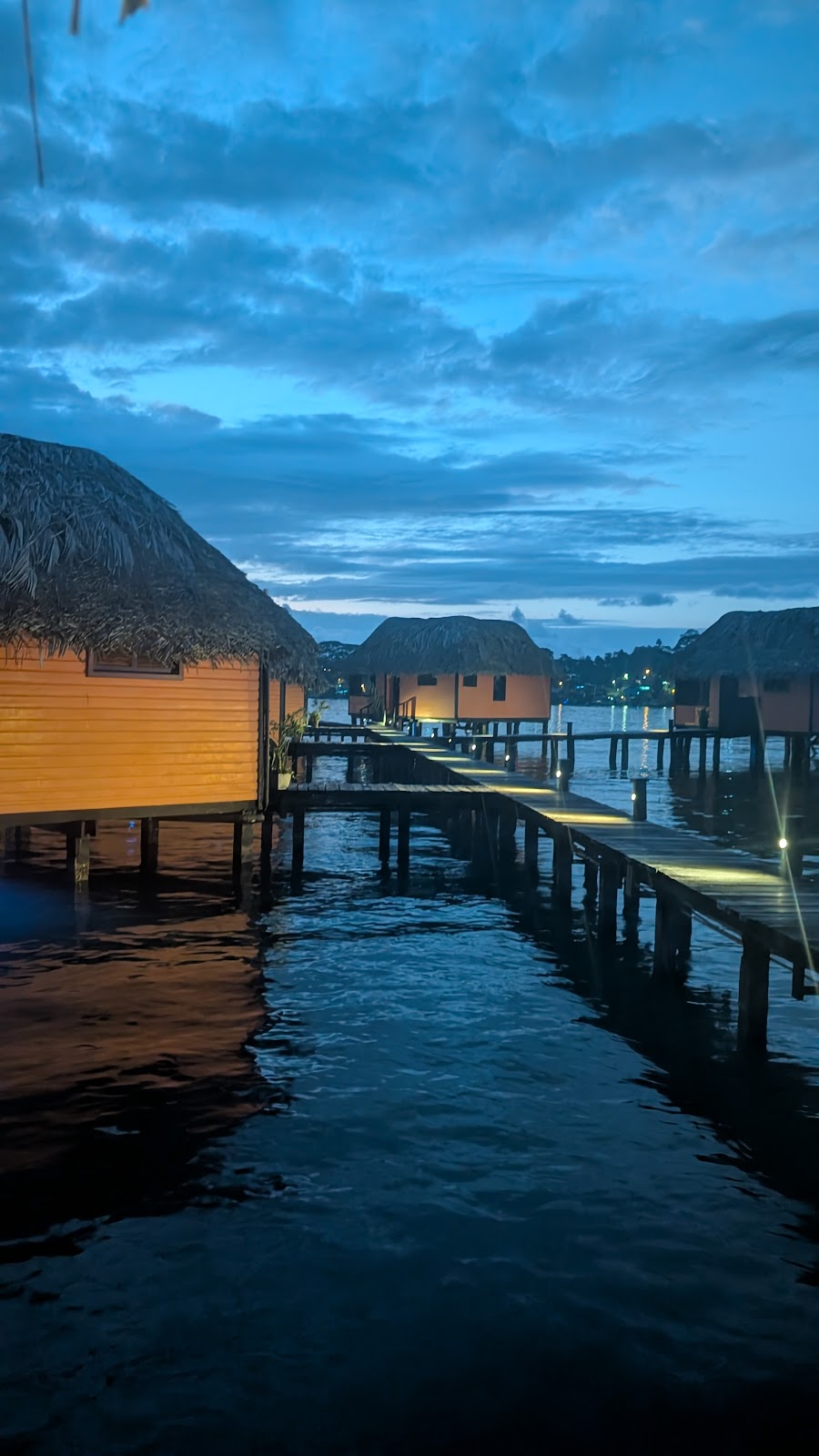 Eclypse de Mar Acqua Lodge overwater villa — lagoon