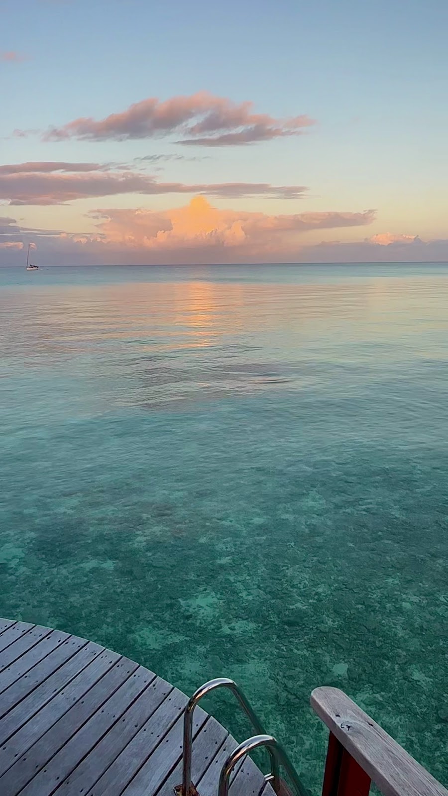 Hotel Kia Ora Resort & Spa overwater villa — lagoon