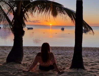 Le Domaine de L'Orangeraie Resort & Spa overwater villa 2