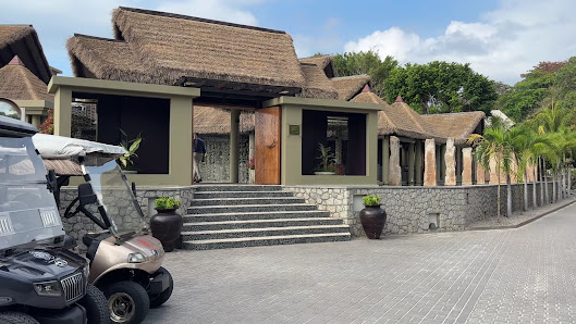 Le Domaine de L'Orangeraie Resort & Spa overwater villa 3