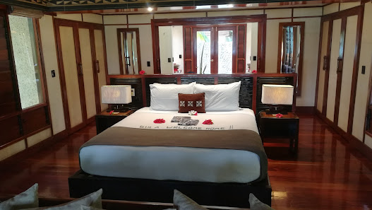 Likuliku Lagoon Resort overwater villa — lagoon