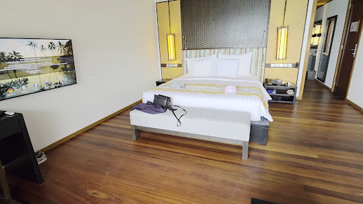 Meeru Jacuzzi Water Villas overwater villa 3