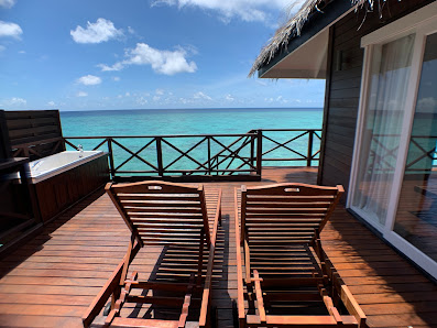 Sun Aqua Vilu Reef - Aqua Villa with Pool overwater villa — lagoon