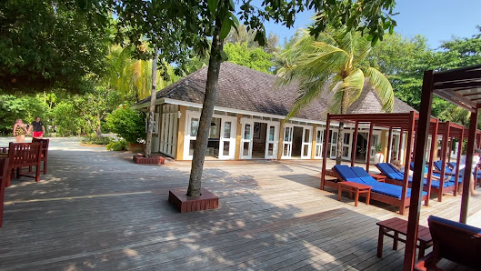 Sun Siyam Olhuveli overwater villa — deck