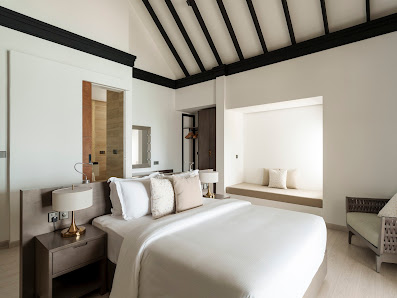 Sun Siyam Olhuveli overwater villa 4