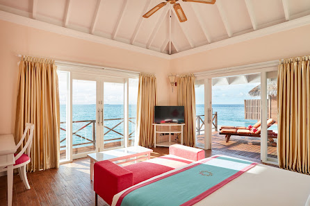 Sun Siyam Vilu Reef overwater villa — deck
