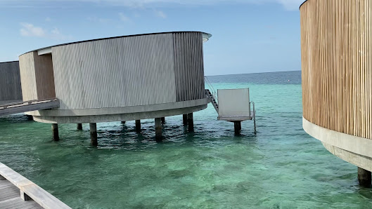 The Ritz-Carlton Maldives, Fari Islands overwater villa 5