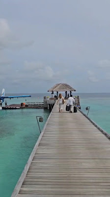 Vakkaru Maldives overwater villa 5