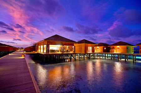 Vilamendhoo Island Resort & Spa overwater villa 5