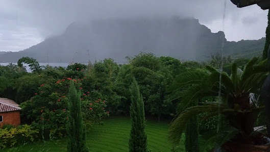 Villa Yrondi / Bora Bora overwater villa 3